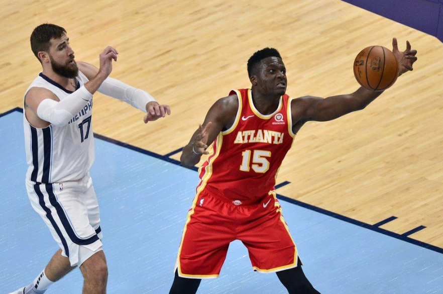  特雷杨25+14，老鹰终结尼克斯四连胜  